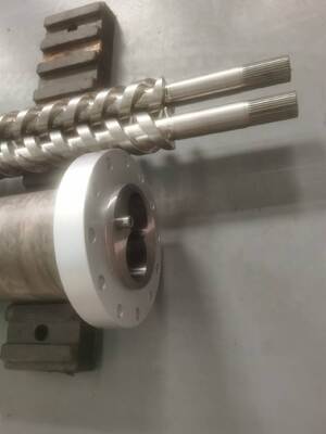 Krauss Maffei Kmd75 Đồng chiều Twin Screw và thùng